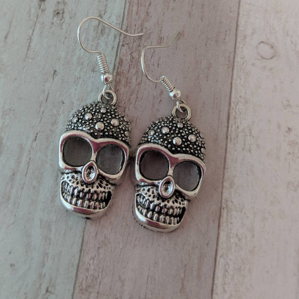 Skull earrings, skull jewelry, day of the dead, gothic earrings, gothic jewelry, punk earrings, punk jewelry, pirate earrings,