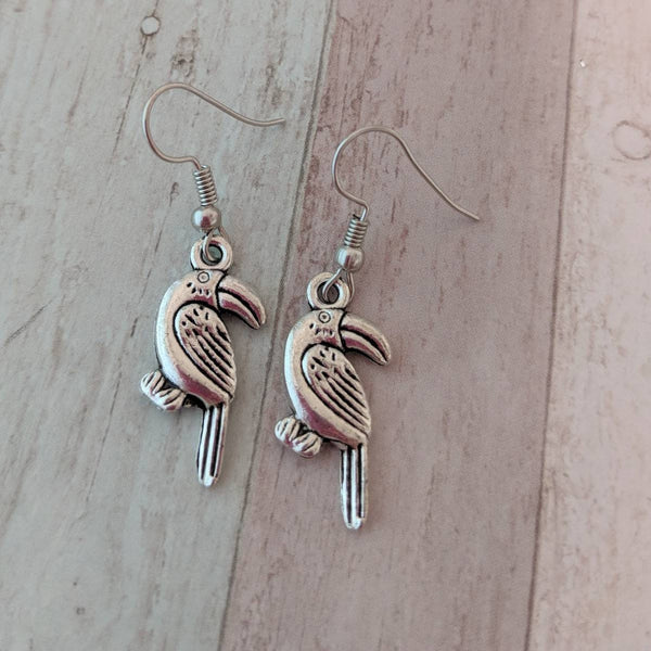 Toucan earrings, bird earrings, parrot earrings, animal earrings, rockabilly earrings, bird jewellery, gifts for her, nan gifts, bird lover