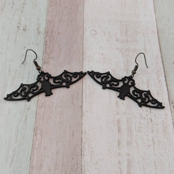 Black bat earrings, dangle big bat earrings, Halloween gothic earrings, gothic bat jewellery, gothic style earrings, horror lover gifts,