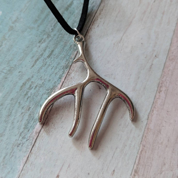 Antler necklace, antler jewelry, deer necklace, stag necklace, birthday gifts, animal jewellery, gifts for her, sister gifts, deer gifts