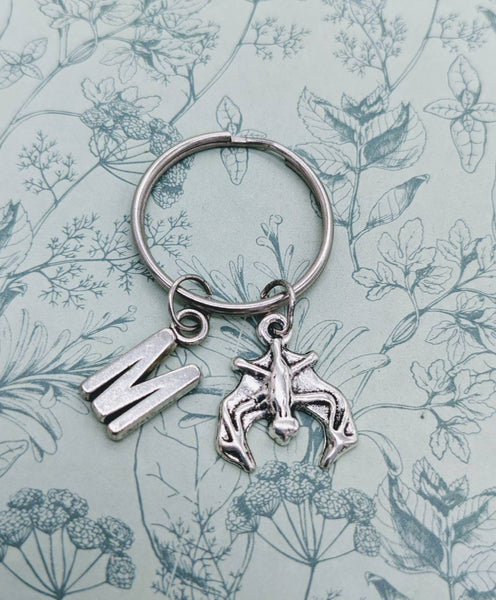 Hanging spooky bat keychain, Halloween vampire keyring, vampire bat jewellery, gothic style keychain, Halloween party accessories,