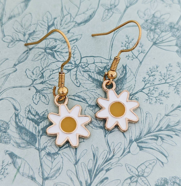 Daisy earrings, flower earrings, flower jewellery, gift for a florist, flower girl earrings, floral earrings, floral accessories,