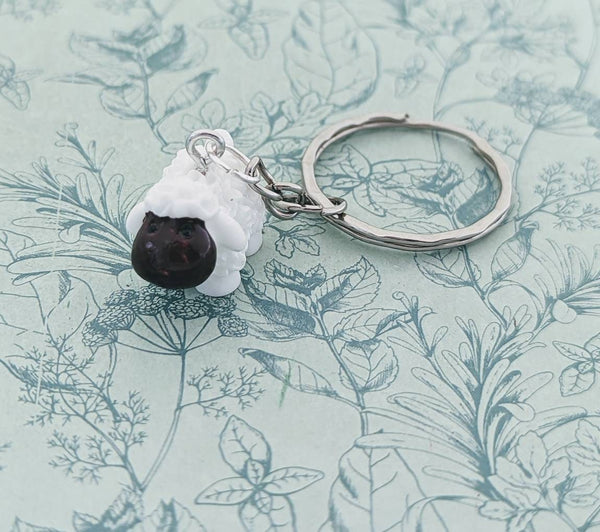 Sheep keychain, sheep keyring, sheep lover gifts, cute animal key charm, sheep accessories, farm animals, farmer gifts, sheep farmers,