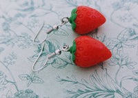 3d strawberry earrings, strawberry jewellery, Strawberry lover gifts, fruit earrings, kawaii jewelry, aesthetic earrings, retro gifts,