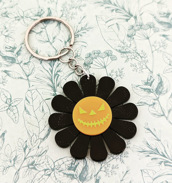 Pumpkin keychain, pumpkin gifts, Halloween keychain, Halloween accessories, spooky gifts, flower keychain, Halloween gifts, horror lovers