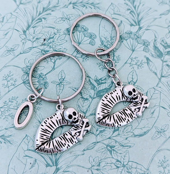 Skull lips keychain, day of the dead gifts, Halloween gifts, Halloween accessories, gothic accessories, gifts for goths, skull Keyring,