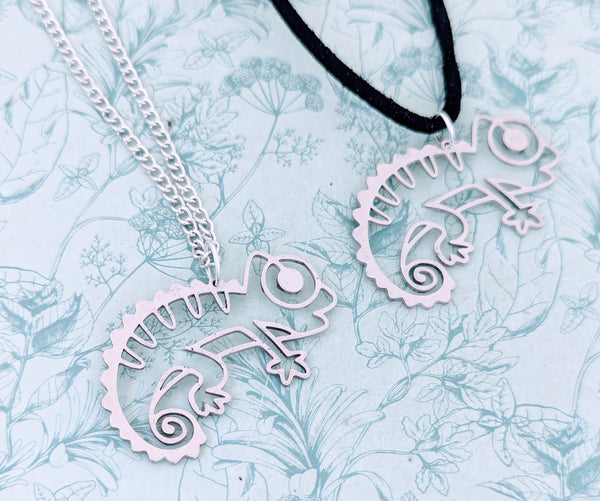 Chameleon necklace, chameleon jewellery, gifts for chameleon moms, reptile necklace, reptile lover gifts, reptile jewelry, lizard necklace,