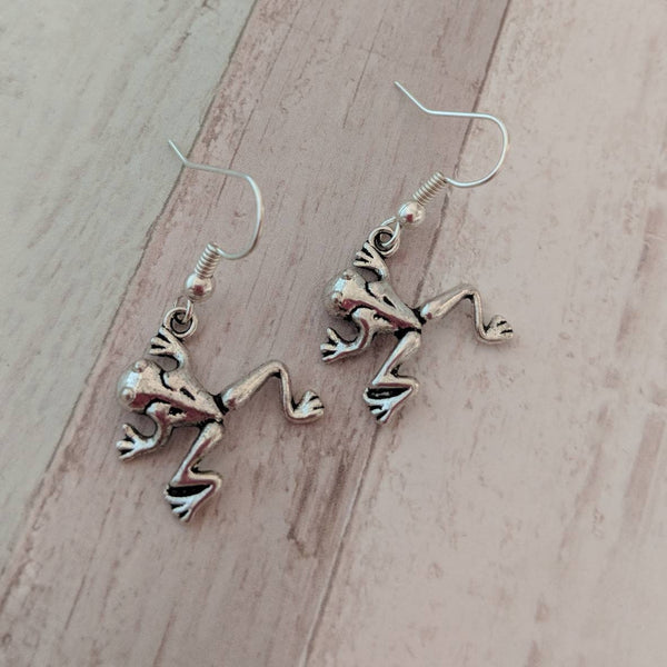 Frog earrings, animal earrings, toad earrings, frog jewellery, rockabilly earrings, animal jewellery, animal lover gift, gifts for her