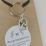 Pretzel keychain, initial keychains, food keyrings, gift for baker, junk food keychain, bff gifts, sister gifts, food jewelry, squad gift