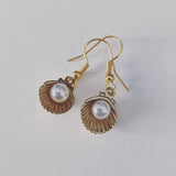 Clamshell earrings, seashell earrings, beach earrings, summer earrings, mermaid earrings, gifts for her, nautical earrings, pearl earrings