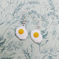 Fried egg earrings, fried egg jewelry, fried egg lover gifts, foodie gifts, food jewellery, novelty earrings, food inspired, food earrings,