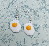 Fried egg earrings, fried egg jewelry, fried egg lover gifts, foodie gifts, food jewellery, novelty earrings, food inspired, food earrings,