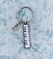 Piano player keychain, piano player gifts, piano Keyring, personalised pianist gifts, musician gift, music inspired, musical inspired,