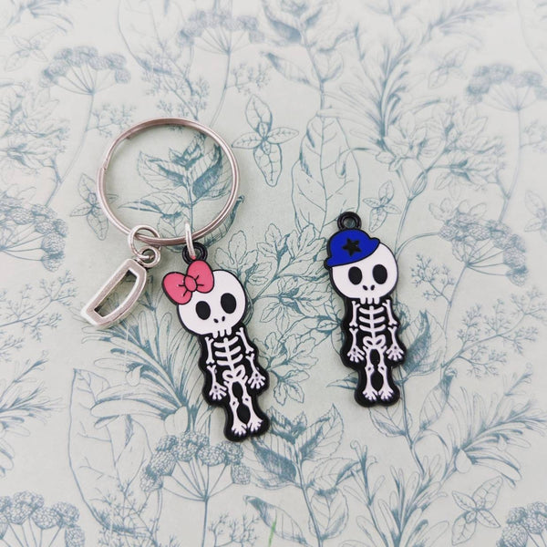 Skeleton girl keychain, skeleton lover gifts, boyfriend gifts, gothic accessories, gothic keychain, fun keyfob, goth accessory, goth themed,