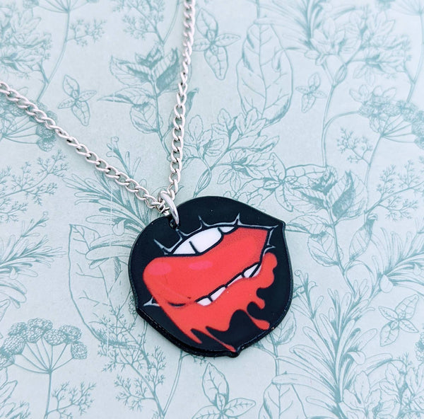 Lips necklace, rockabilly necklace, rockabilly jewelry, retro necklace, retro jewellery, retro inspired, gothic inspired, gothic necklace