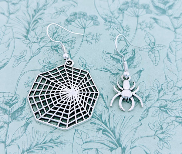 Spider earrings, Halloween earrings, gifts for Halloween, witch earrings, spider lover gifts, spider inspired, Halloween inspired,