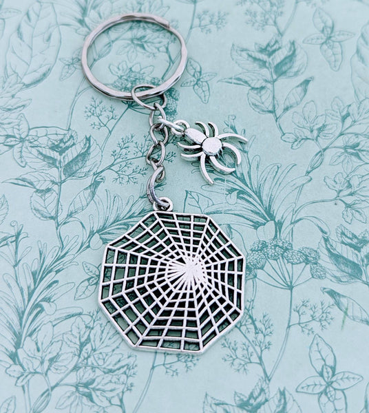 Spider Keychain, spider accessories, gift for spider lovers, Halloween bag accessories, Halloween lover gifts, witch accessories, witch gift