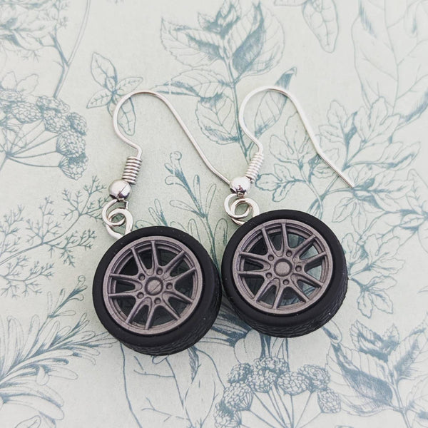 Car wheel earrings, novelty earrings, tyre earrings, mechanic gifts, mechanic earrings, retro earrings, kitsch jewelry, kawaii jewelry,